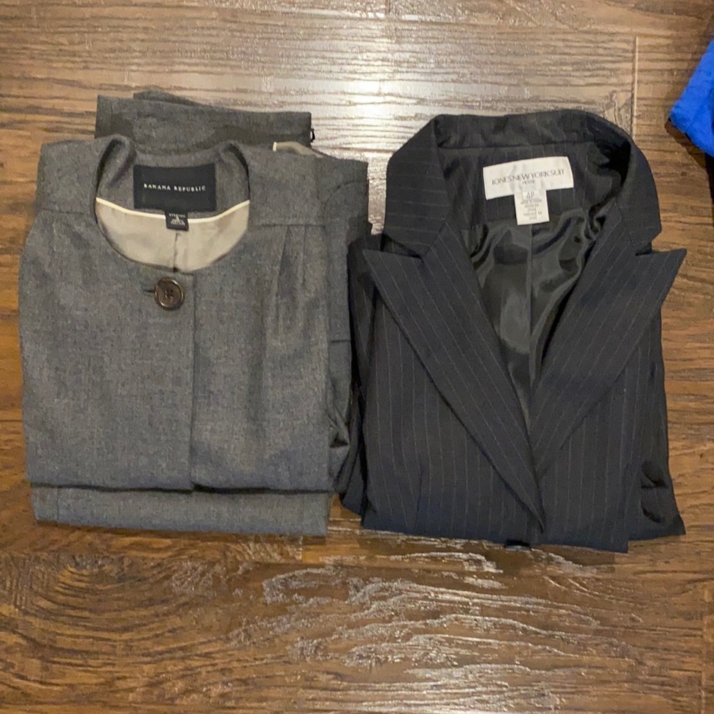 Women’s Suit size 4 BANANA REPUBLIC JONES NEW YORK